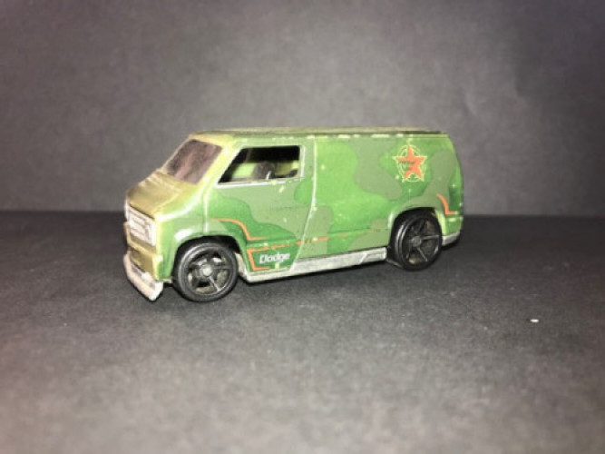 hot wheels custom 77 dodge van 2007