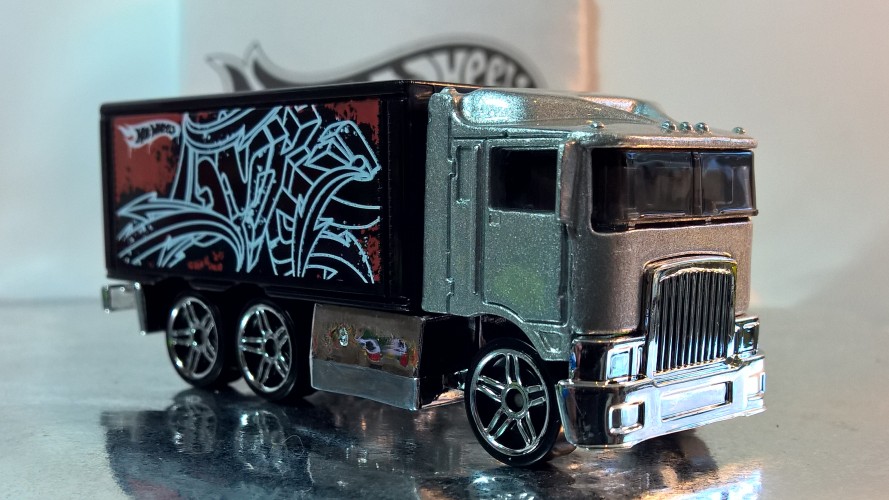 2006 HOT WHEELS TAG RIDES HIWAY HAULER