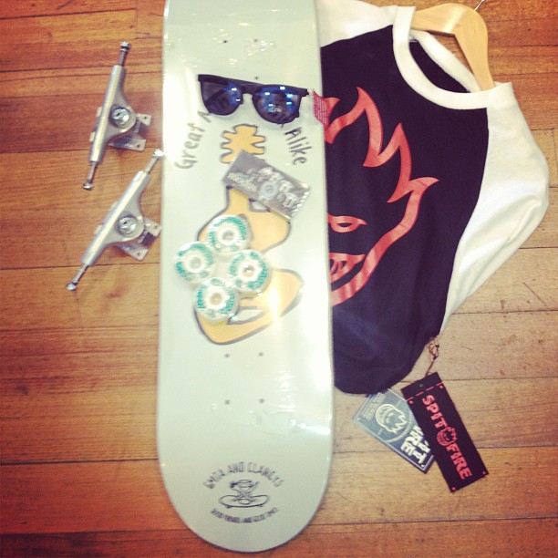 AU$$IE PROPS GIVEAWAY