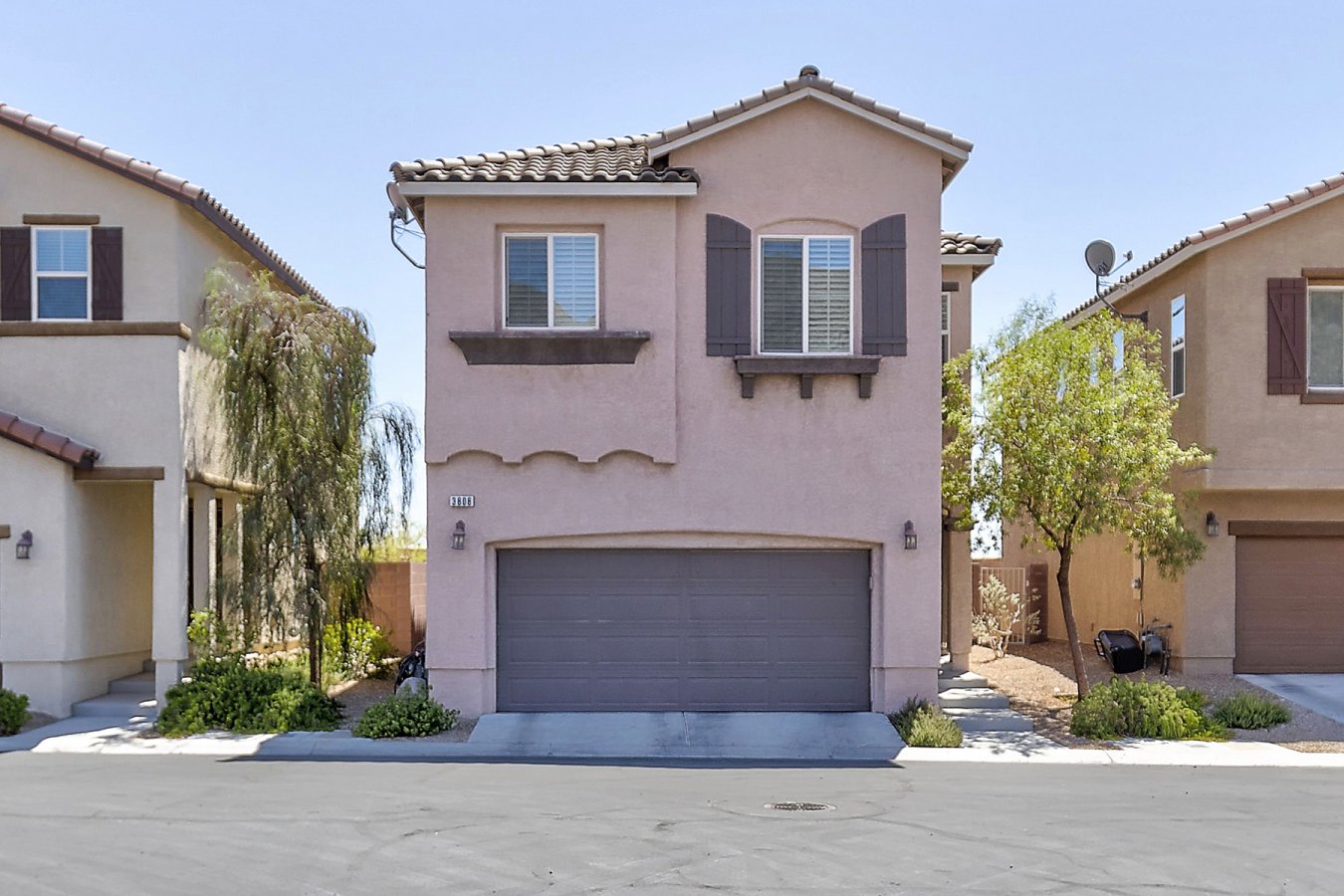 27054 Beautiful turn key home offers open main floor with laminate flooring. Gourmet kitchen with granite counter tops, stainless steal appliances, cooktop, double oven, breakfast bar and stone backsplash. Upstairs features a Master bedroom with master bath, walk-in shower, walk-in closet, private balcony with Strip and city views, 3 Secondary bedrooms, laundry room and one full bath.
Custom shutters throughout the entire home.