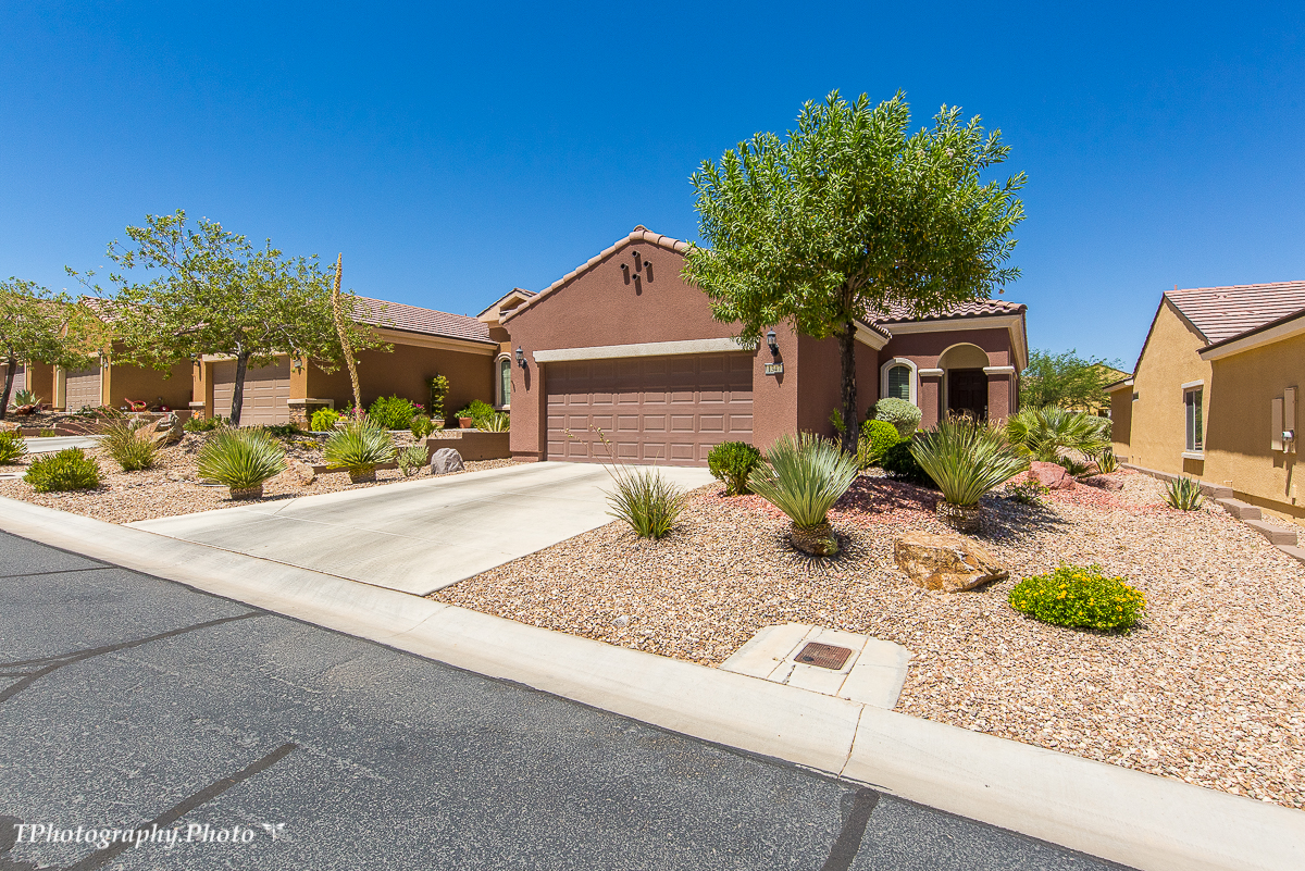 27071 PRICE REDUCTION! Immaculate home in Sun City. This 'Daisy floor' plan shows like a model home. It boasts beautiful maple cabinets, granite counter tops, stainless steel appliances, including the refrigerator. Amazing ceiling fans with remote control activation. The window coverings are included. The Sun City Del Webb community is a great place for seniors and has much to offer. From The Conestoga Golf course to Sports Center with tennis course and both an indoor and out door pool just to name a few of the amenities.
