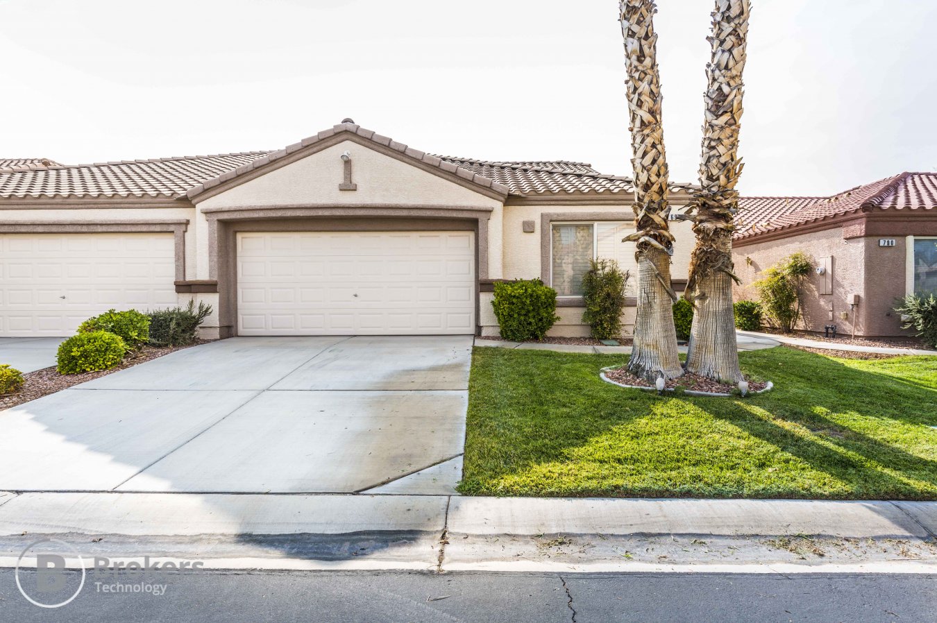 27807 Fantastic Move-in Ready Townhome! You won't believe the spectacular golf course and mountain view from this wonderful Sunset Greens Townhome in one of Mesquite's most sought after golf course communities. This well-cared for Townhome features 3 bedrooms, 1 & 3/4 bathrooms, ceiling fans, vaulted ceilings, spacious closets including a huge walk-in closet in the Master bedroom. The extended covered patio area allows you to enjoy bar-b-que dinners as you enjoy the view of the golf course, the waterfall, the mountains and the animals who come out in the evening to entertain. To make this an even better choice, all the furnishings are included. It is Turnkey!! Just bring your clothes. It has an RO system and water softner. It comes with the privileges of being a member of the Sunset Greens Homeowners Association. The HOA includes golf discounts on the Casa Blanca Golf Course, discounts at the Casa Blanca Hotel, two association pools, Cable T.V., exterior building maintenance, front, side and back yard maintenance and more. The subdivision has 2 RV parking lots.(extra fee) You definitely will want to see this home before buying in Sunset Greens!