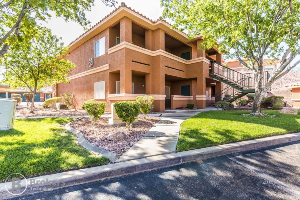 28330 Centrally located on the north side of Mesquite, you will find this condo in The Falls Villas. Ground level, close to the association swimming pool, with green space in front of the unit. In great condition with fresh paint and new carpet throughout. All this unit needs is a new owner. All appliances with the exception of a dryer are included. The master bedroom has an ensuite bathroom, and a walk out to a small fenced courtyard. Enjoy your evenings on your covered patio with shade from the tree in the yard. You need to see this unit to appreciate everything it has to offer. This property is offered by Fannie Mae, for further information, go to www.homepath.com