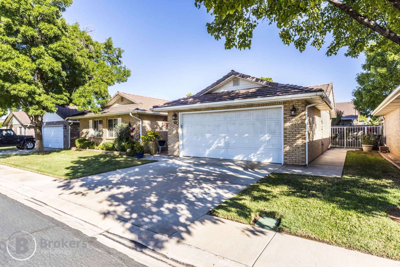 28424 Come take a look at this affordable cute home located in the Sun Country Meadows South subdivision. This is a 55 & Older community. Amenities
include a clubhouse & pool. Perfect location near hospital, shopping, churches, etc..