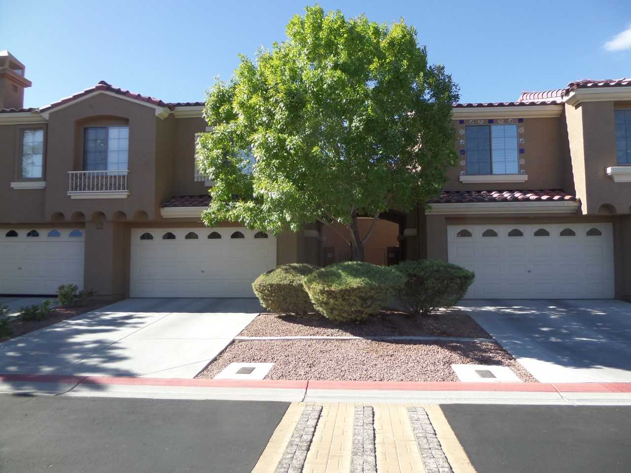 28598 Turn-Key, Lots of upgrades, New kitchen ,baths , paint, hardware. Courtyard, Nice patio, wonderful grounds inside Painted Desert community, golf course, tennis, pools, rec center. super convenient off Ann road & US-95 freeway.