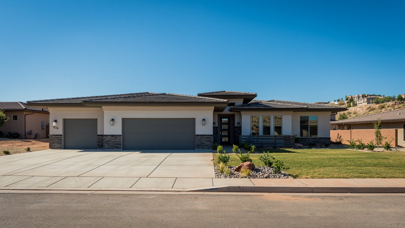 New home. 4 bed plus casita has own bath, kitchenette, separate entrance.