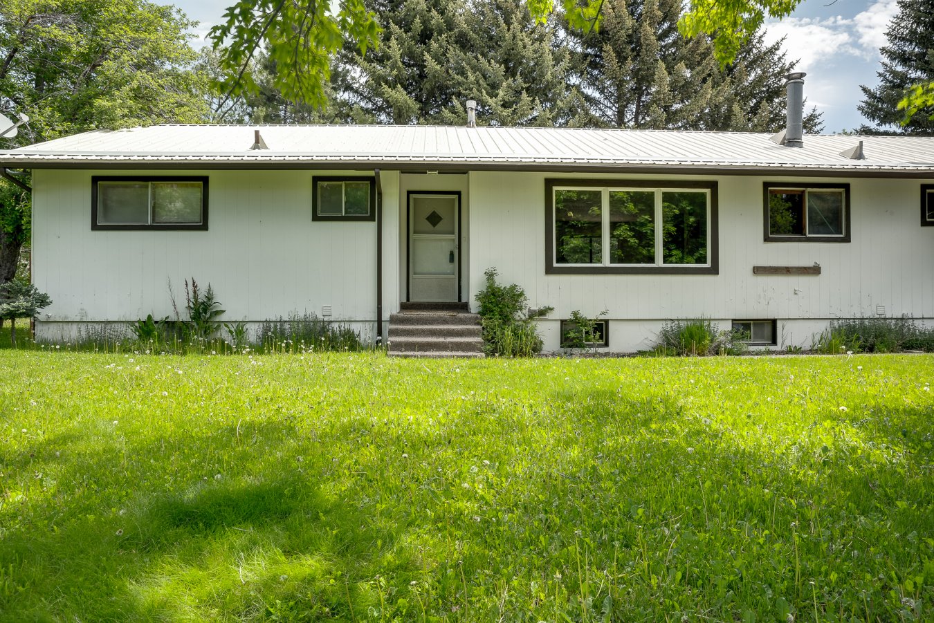 19177 DRASTIC PRICE CHANGE!!!! Seller wants to sell this property before winter. Two parcels, 14.9 acres of beautiful land with a house, surrounded by the mountains with a stream running through it. Don't miss this amazing opportunity for your clients to own land. Price includes 2nd parcel 22-007-0062 MLS# 1455533 with 13 additional acres of gorgeous land waiting to be developed for a total of 14.9 acres. Water shares included. Close to 3 resorts..