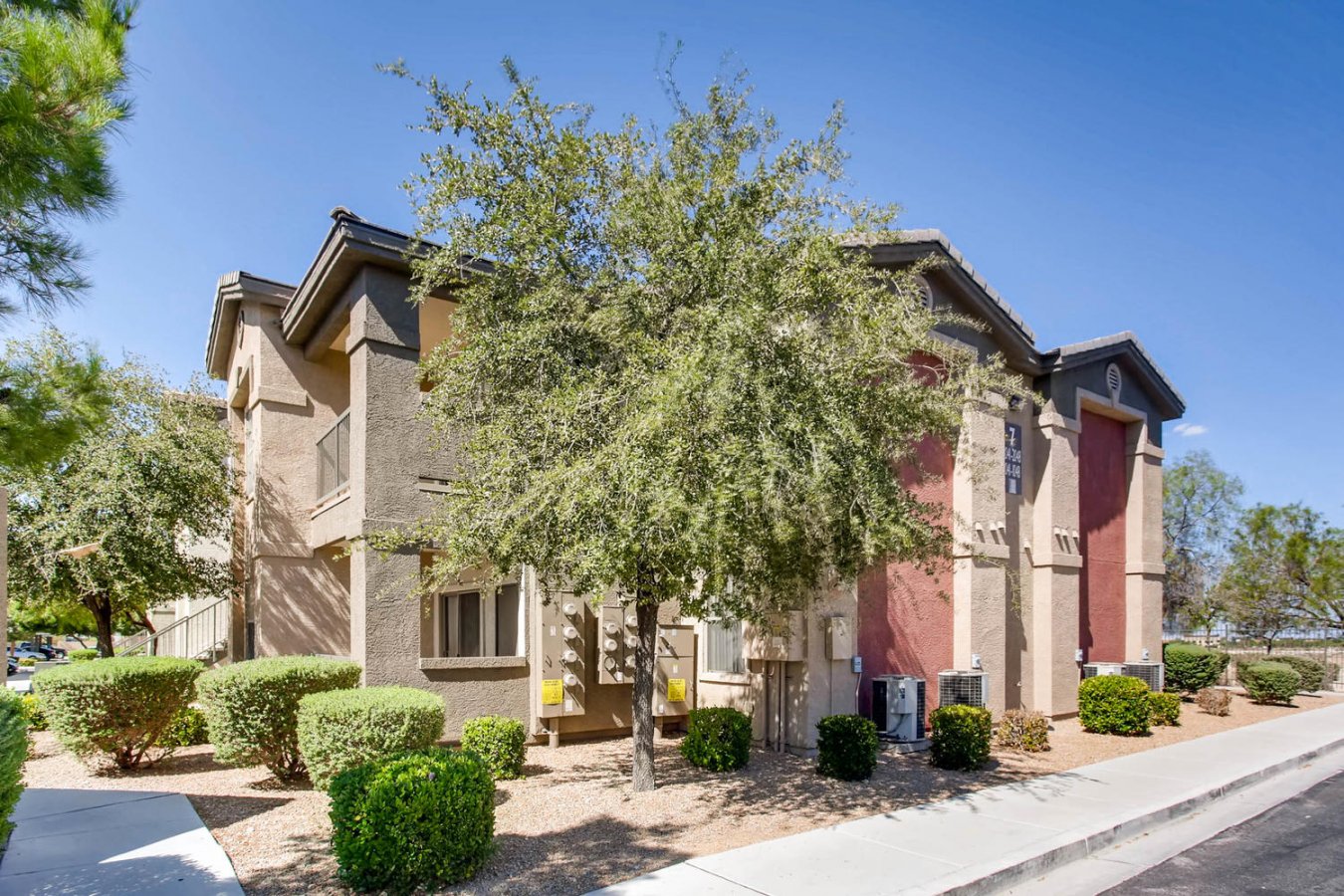 20974 BEAUTIFUL first floor unit upgraded with Laminate Flooring, and FRESH PAINT!Come see this one first and be done with your search! This one is a real beauty!