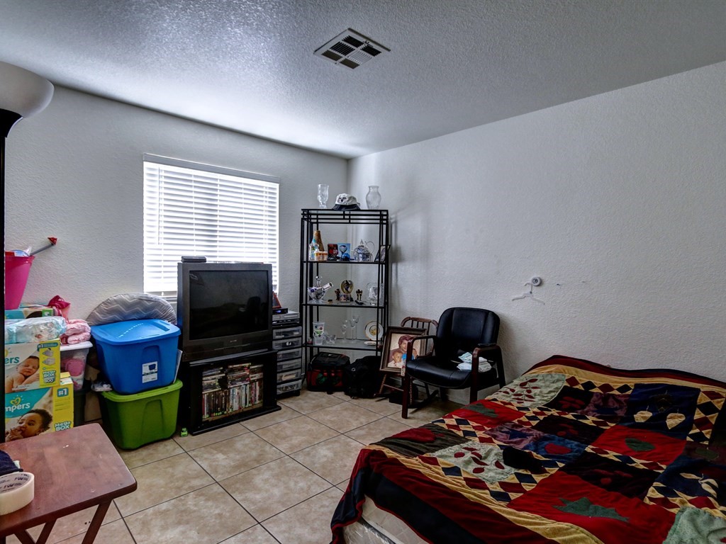 22396 ADORABLE GROUND FLOOR UNIT. THIS SPACIOUS 2 BEDROOM, 2 BATH HOME FEATURES PARKING OUTSIDE YOUR FRONT DOOR. TILED FLOORING THROUGHOUT THE HOME. SOLAR SCREENS FOR LOWER POWER BILLS. ALL APPLIANCES STAY. SHORT DISTANCE TO THE GATED POOL AND SPA. THE 110 ACRE KELLOGG ZAHER SPORTS COMPLEX AND TENNIS COURTS ARE WITHIN A MILE. CONVENIENTLY LOCATED NEAR SHOPPING AND HIGHWAY ACCESS. CLOSE TO SUMMERLIN BUT WITHOUT THE ADDITIONAL FEES. A MUST SEE