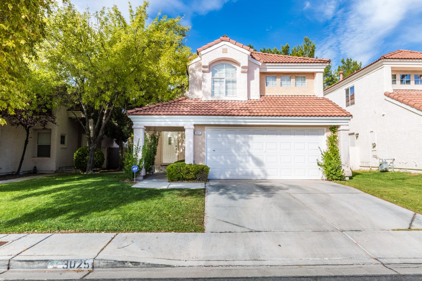 21839 Beautiful home in the Lakes with tons of Artistic Flair! Very well maintained front and backyards with real grass & shade trees. Kitchen features granite counters & dbl. ovens. Gorgeous wood laminate flooring downstairs, tile in kitchen & baths, like-new carpet in all bedrooms. Custom fireplace.Huge Master with extra sitting/dressing room w/built ins.Lots of windows throughout THIS HOUSE HAS IT ALL! Definitely won't last. Make an offer today.