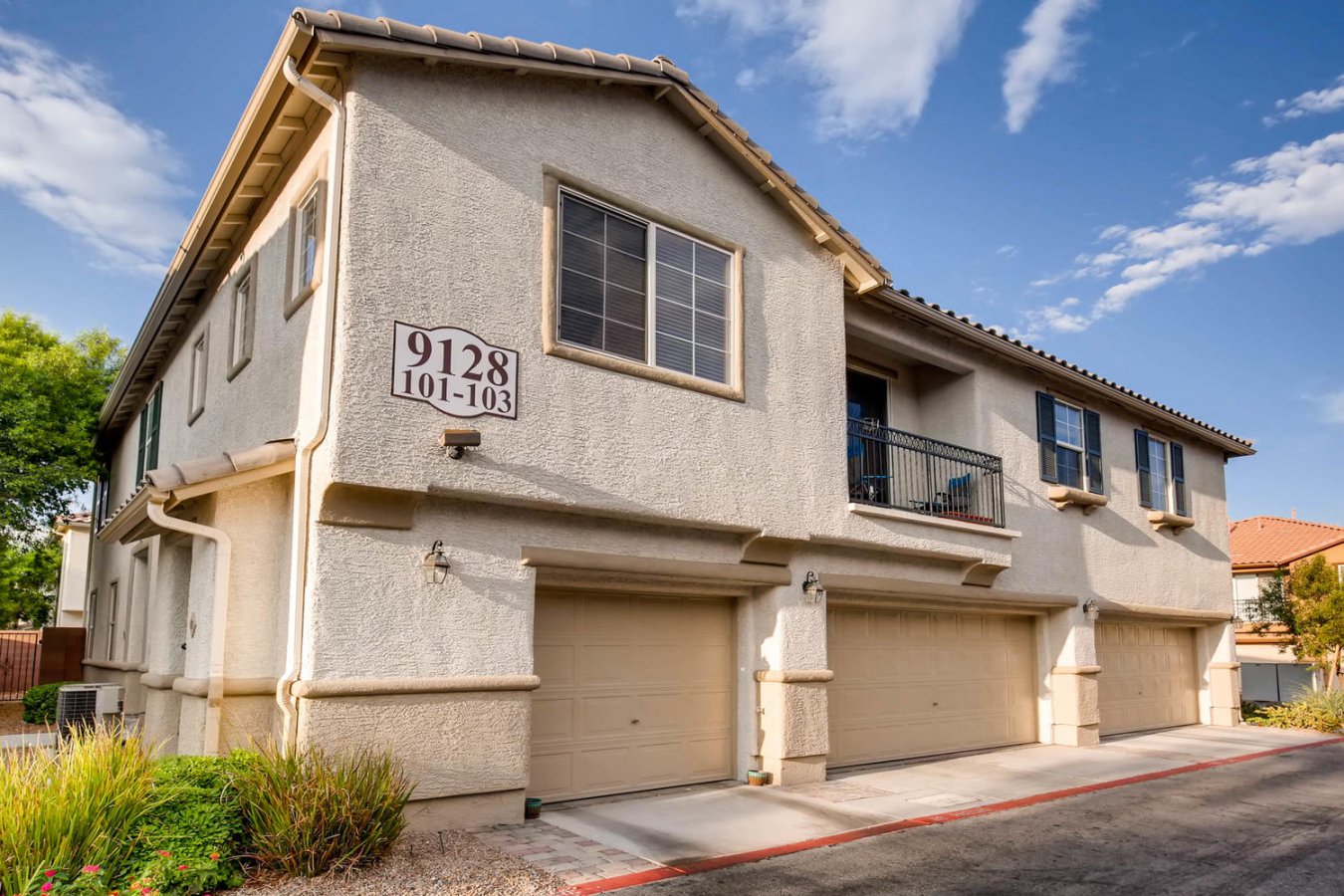 21861 Beautiful 3 Bedroom / 2.5 Bath home! NEW CARPET AND NEW PAINT make this home ready for it's new Owner! Come see this home first and be done with your search!
