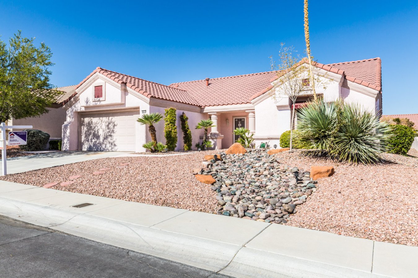 22043 BEAUTIFUL SAN MARINO MODEL HAS OVER A 7800 SQ FT LOT.*MOVE IN TO THIS 2 BEDROOM 2 BATH SINGLE STORY SUN CITY SUMMERLIN HOME! LARGE EAT IN KITCHEN WITH BREAKFAST BAR! FAMILY ROOM AND SEPARATE LIVING ROOM BOTH OPEN TO YOUR GORGEOUS YARD! LARGE MASTER SUITE WITH 2 CLOSETS & A BAY WINDOW THAT LOOKS OUT TO YOUR BACKYARD WITH A COVERED PATIO AND BEAUTIFUL VIEWS. *55+ COMMUNITY WITH 4 REC CENTERS, 3 GOLF COURSES, RESTAURANTS, SHOPPING & WALKING TRAILS