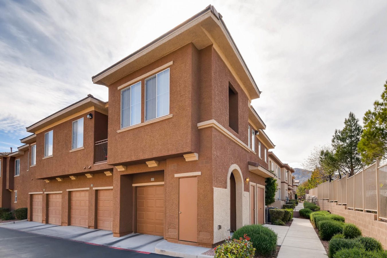 25174 2 Level Corner Condo With An Attached Garage! Built In 2004 With 1,260 Square Feet, 2 Bedrooms, 2 Baths, Den, Family Room, Dining Area And Large Laundry Room. Gas Fireplace in the Family Room. The Kitchen Has A Large Breakfast Bar That Opens to The Dining Area. Gated Community With 2 pools, Spa and Gym. Dramatic Mountain views surrounding. Near Shopping, Restaurants, 215 Beltway, 95 frwy, Parks, Schools and More.