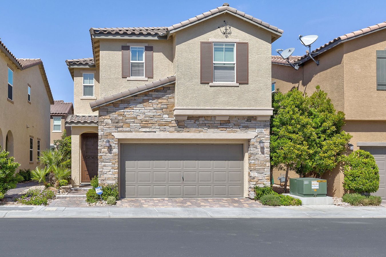 25683 Formal model home! Only 2yrs.occupied,60K.in upgrades!Modern ktchen with white cabinets,granite counters,stainless appliances,tile backsplash.This home features many design elements such as built-ins,2tone paint,painted wood stair rail and more! Home is equipped with TAEXX built-in pest control system and Dupure filtration in the kitchen.Also,just installed new kitchen faucet,new fans and security door.No SID/LID,Back yard is fully landscaped!