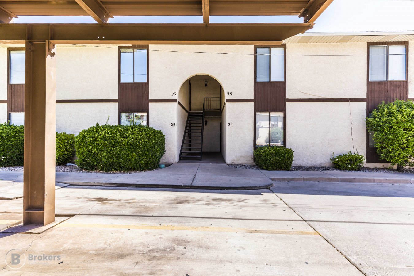 26208 Nice upper floor unit in a super location. 2 bed 2 ba Covered parking. Nice grass areas.