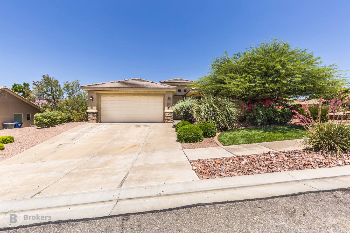 27002 Freshly painted and new carpet makes this home a real value. You won't want to miss out on this 4 bedroom home. Large great room, spacious kitchen, nice master bedroom and bath with separate garden tub & shower. Easy to show. Nice private back yard.