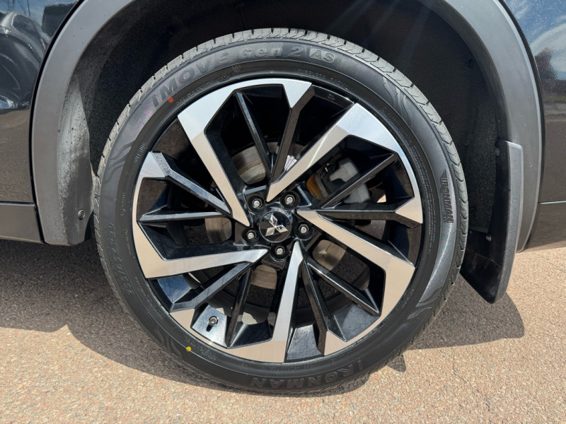 Mitsubishi Outlander PHEV 2023 - Image 9