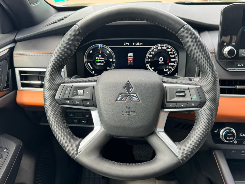 Mitsubishi Outlander PHEV 2023 - Image 14