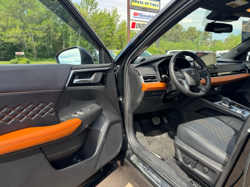 Mitsubishi Outlander PHEV 2023 - Image 11