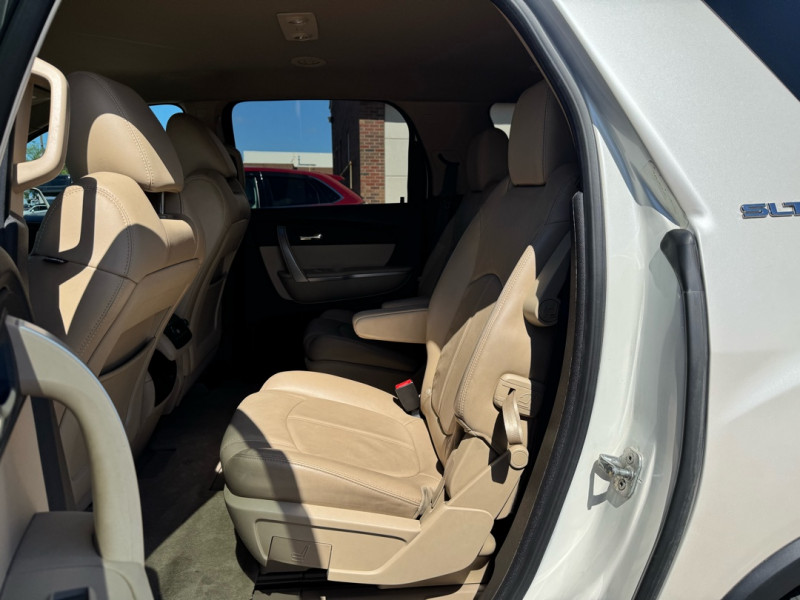 GMC Acadia 2012 - Image 25