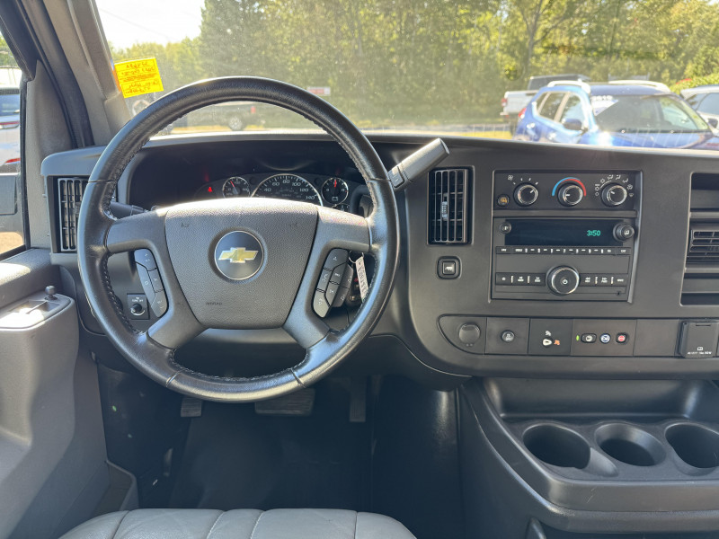 Chevrolet Express Cargo Van 2023 - Image 12