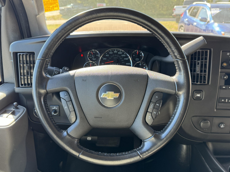 Chevrolet Express Cargo Van 2023 - Image 13