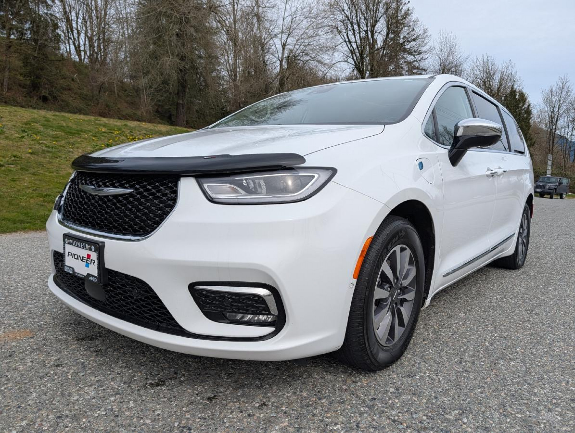 2023 Chrysler Pacifica Hybrid Limited FWD