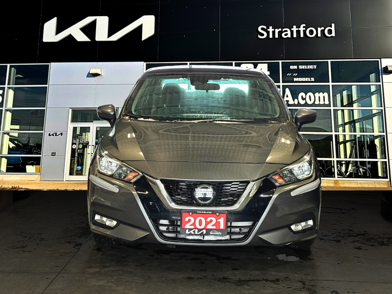 Nissan Versa SV FWD 2021