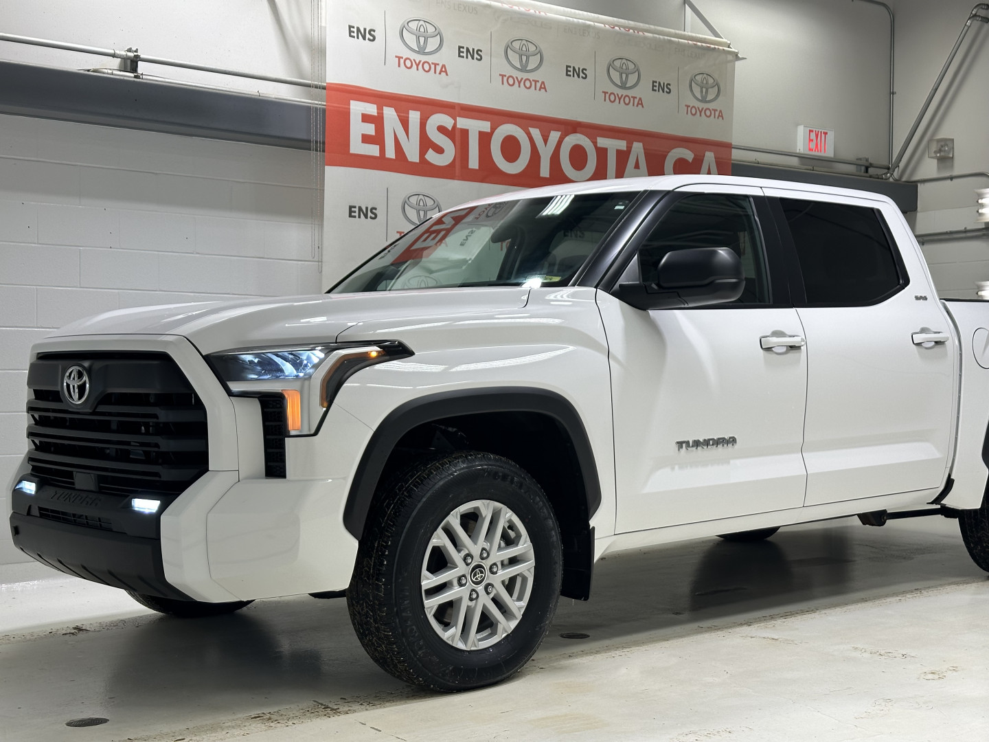 2024 Toyota Tundra SR CrewMax Cab 4WD