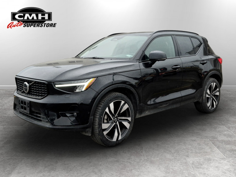 Volvo XC40 B5 Plus Dark Theme AWD 2024