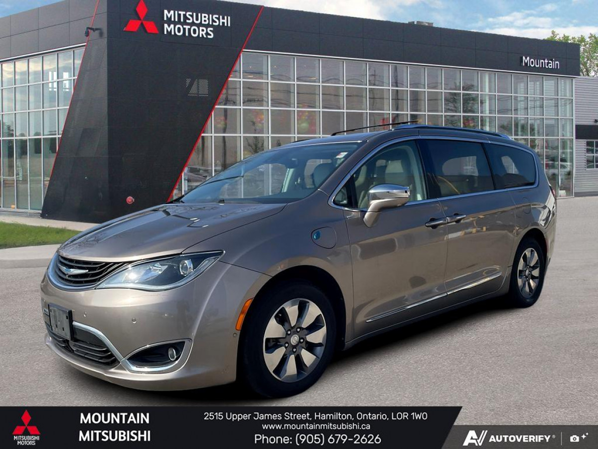 2018 Chrysler Pacifica Hybrid Limited FWD