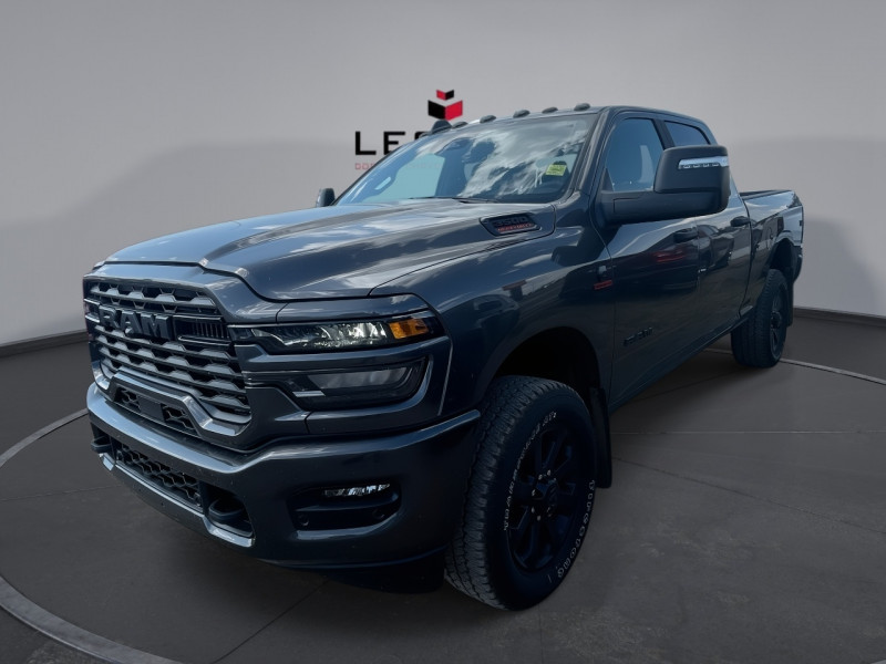 2025 RAM 3500 Big Horn Crew Cab 4WD