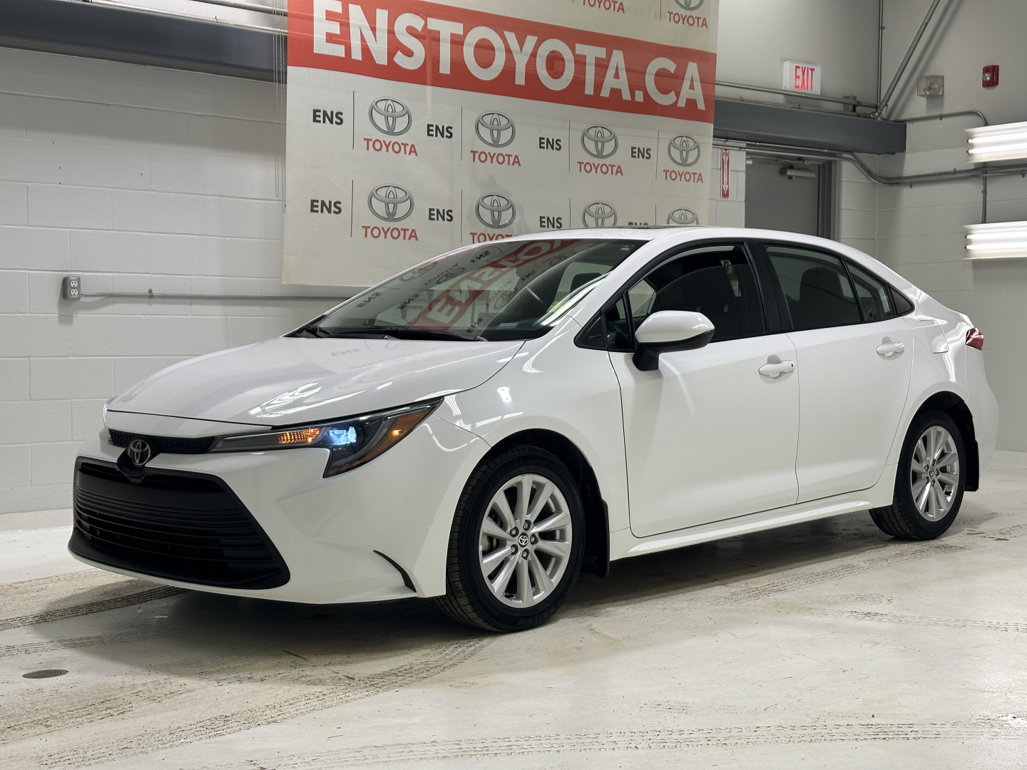 Toyota Corolla LE FWD 2024