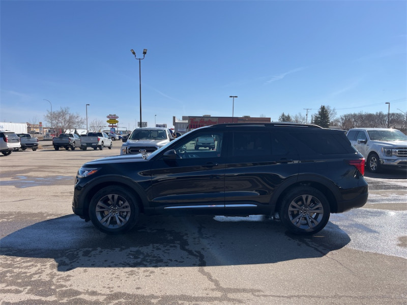 2025 Ford Explorer Active AWD