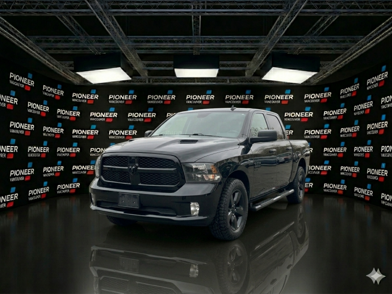 RAM 1500 Classic Express Quad Cab 4WD 2022