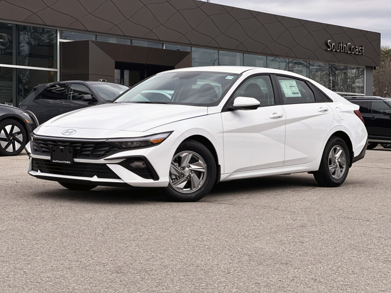 Hyundai Elantra Essential FWD 2025