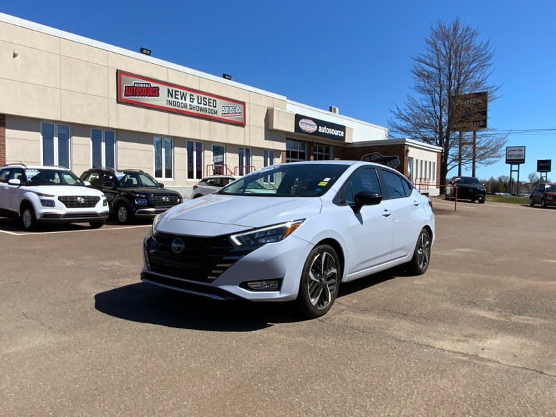 2024 Nissan Versa SR FWD