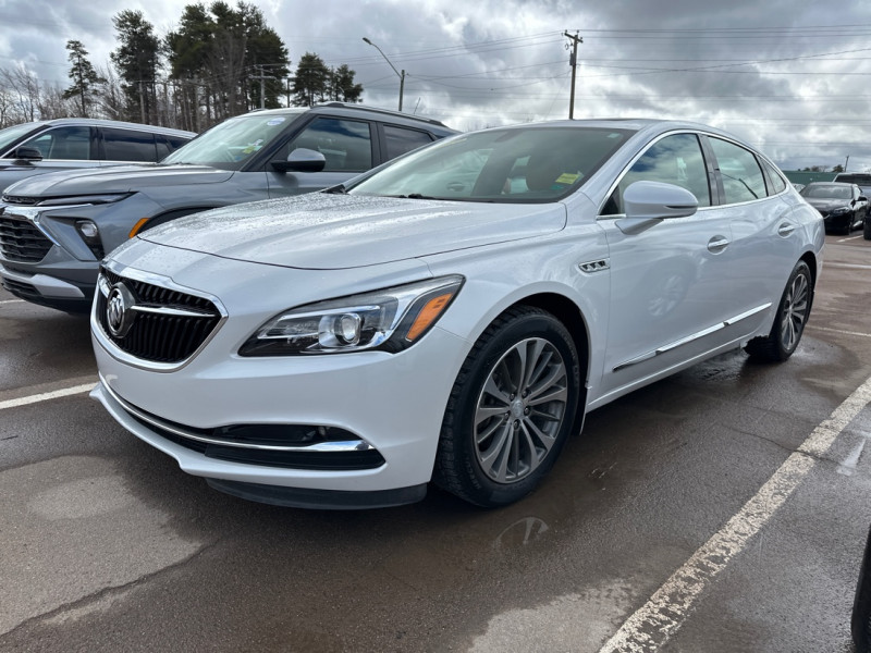 2017 Buick LaCrosse Essence FWD