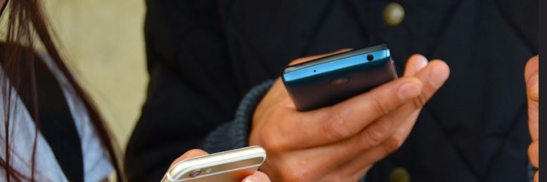 Cover image for post Food & Fashion-Texting is Chic, by Storybob