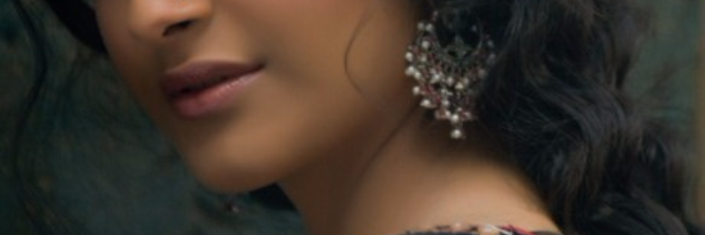 Cover image for post A Queen of Blood, by Lenore