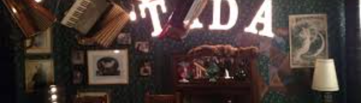 Profile banner image for Wifey_