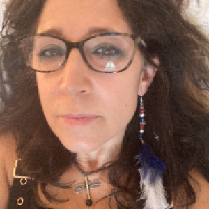 Profile avatar image for Viviansings