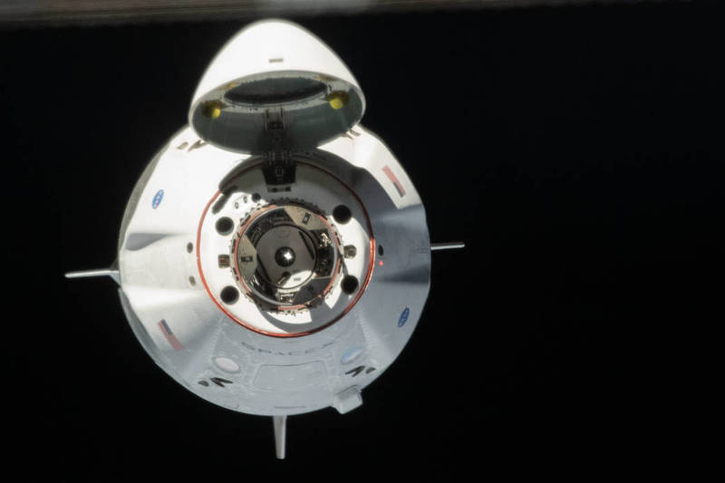 Iss063e021563