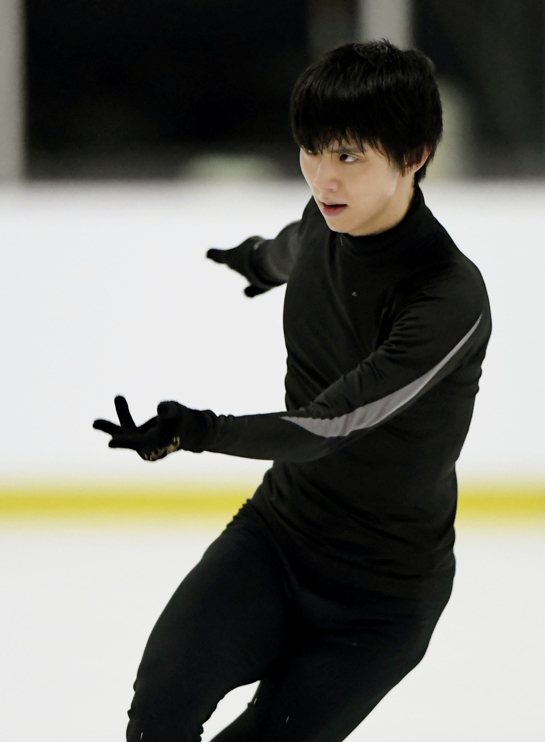 Figure skating: Hanyu in Autumn Classic official practice