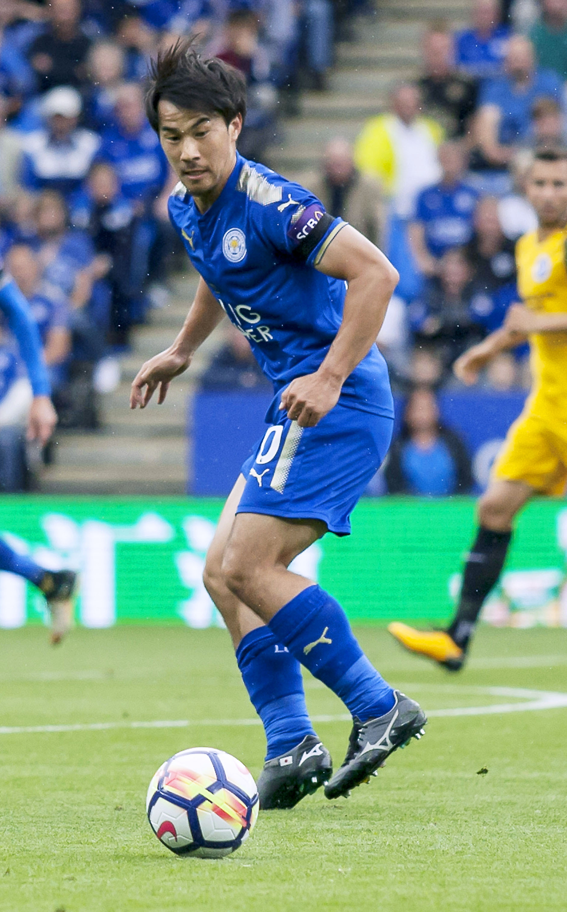 Okazaki leads Leicester to 1st win of season