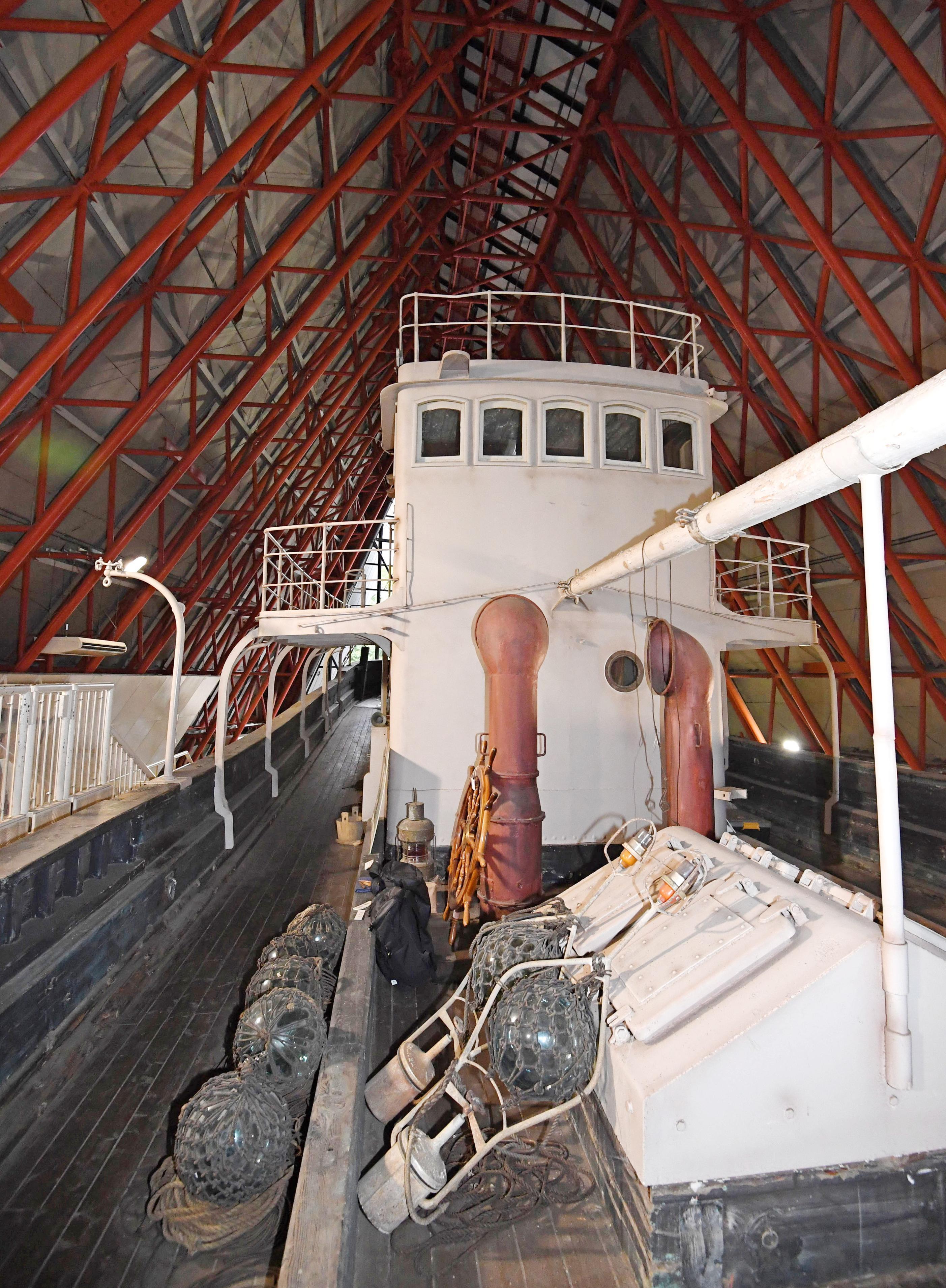 Rare photos show inside of Fukuryu Maru No. 5