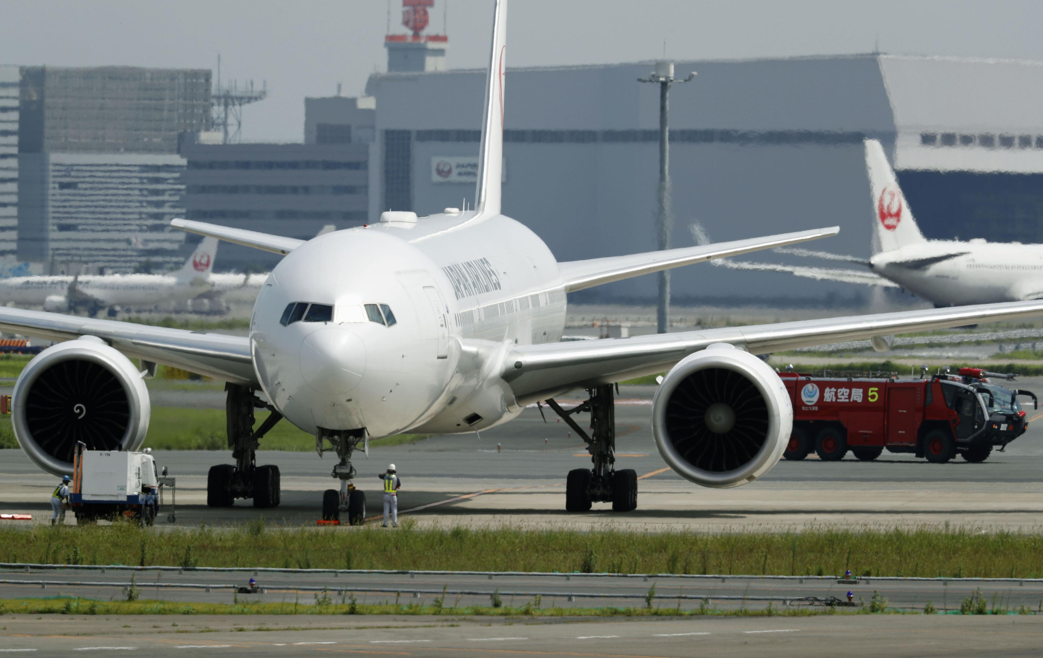 JAL plane makes emergency landing due to engine trouble