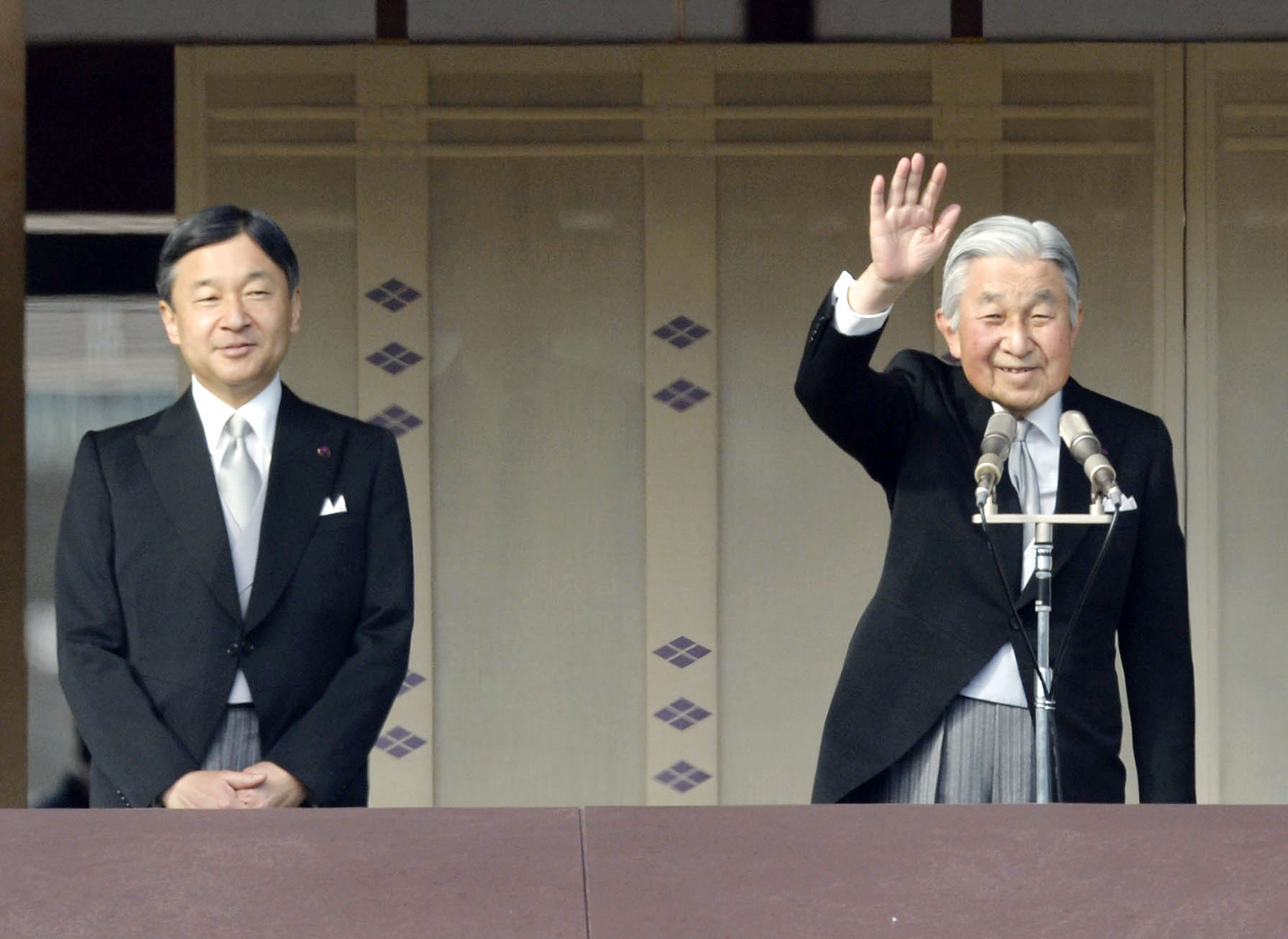 Japan enacts law to allow 1st abdication of emperor in 200 yrs