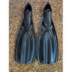 Innovative Full Foot Fin - Large Black