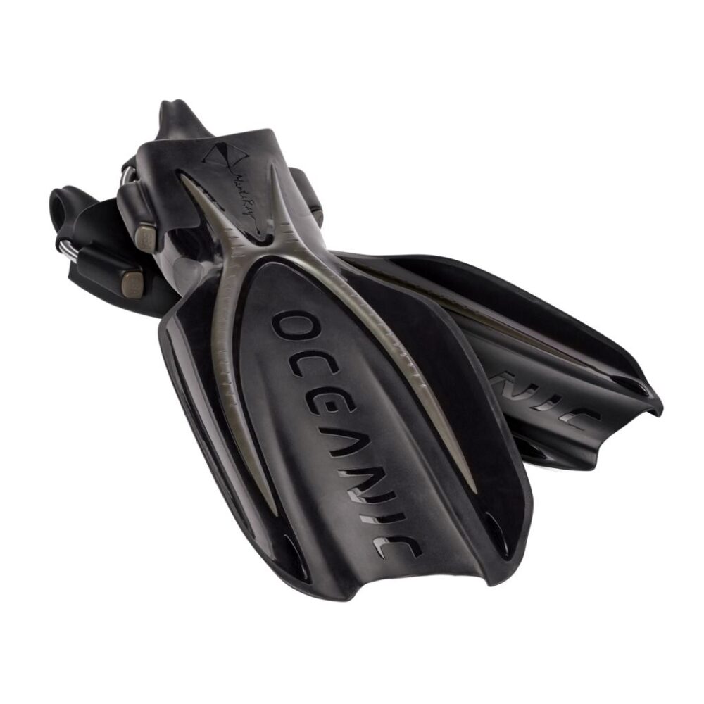 MANTA RAY FIN, TITANIUM/BLACK, REG 10-12 MANTA RAY FIN, TITANIUM/BLACK, REG 10-12